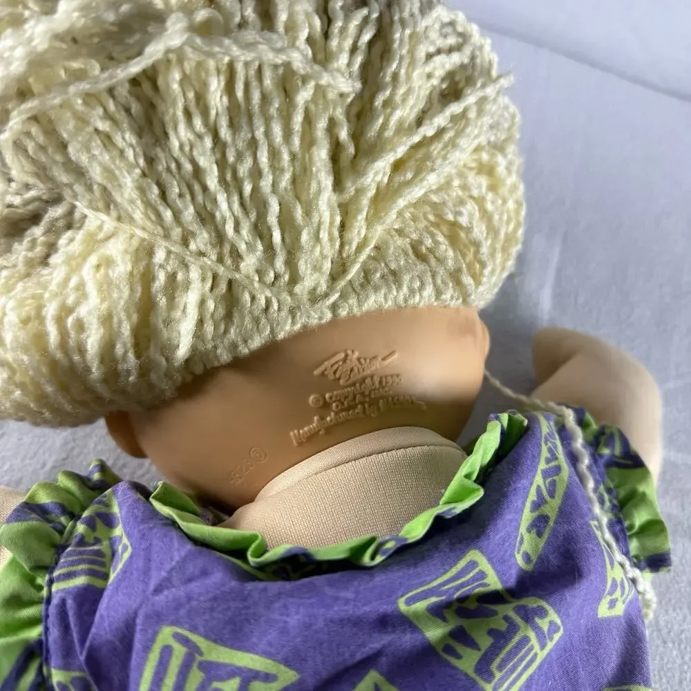 Cabbage Patch 1990 First Edition Designer “Happy Birthday” Girl Blonde Blue Eye